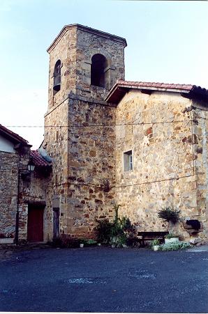 Mendiola. Valle de Lenitz, Gipuzkoa. Iglesia de San Juan Bautista. La torre se edificó en la segunda mitad del siglo XIX.